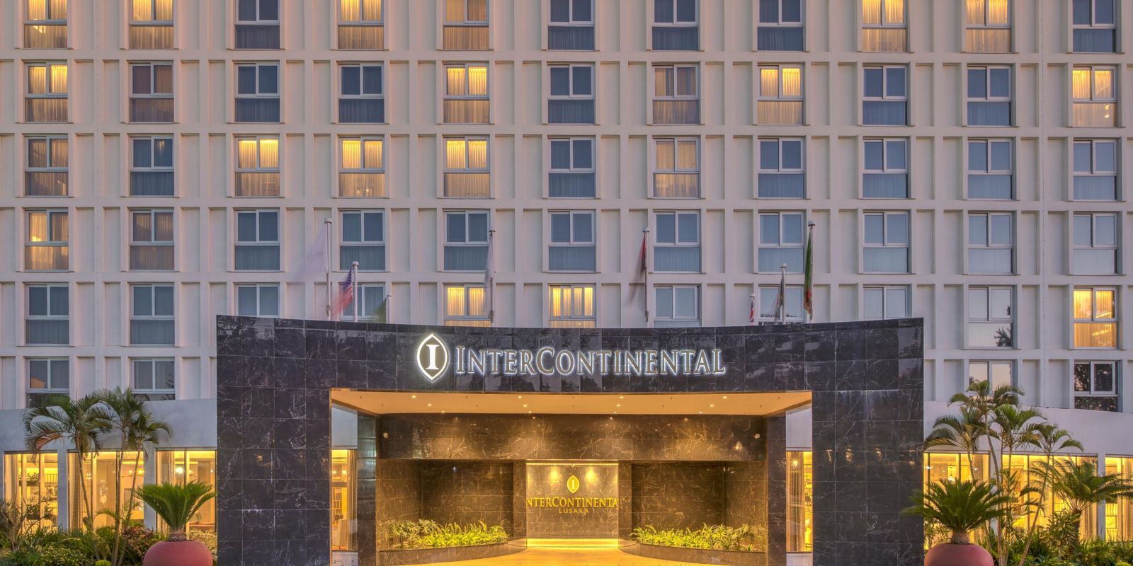 L’ingresso e l’esterno dell’InterContinental Lusaka, Zambia.