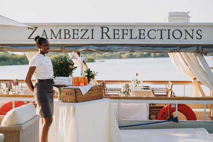 6 Course Classic Sunset Dinner Cruise on Zambezi River